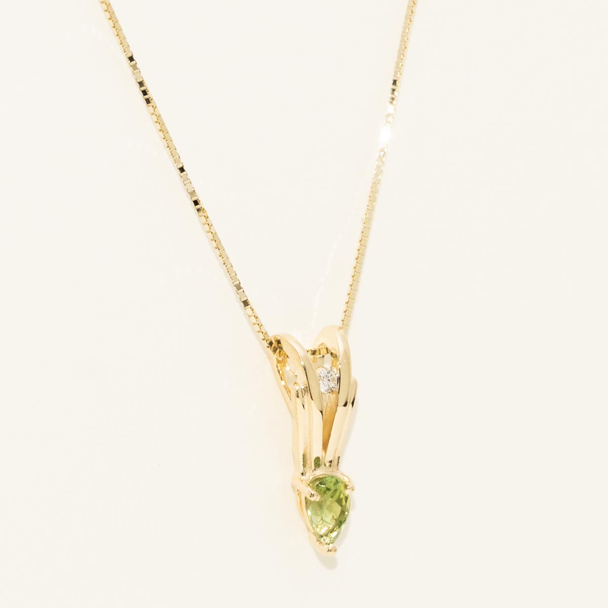 Maine Green Tourmaline Pear Shape Necklace in 14kt Yellow Gold