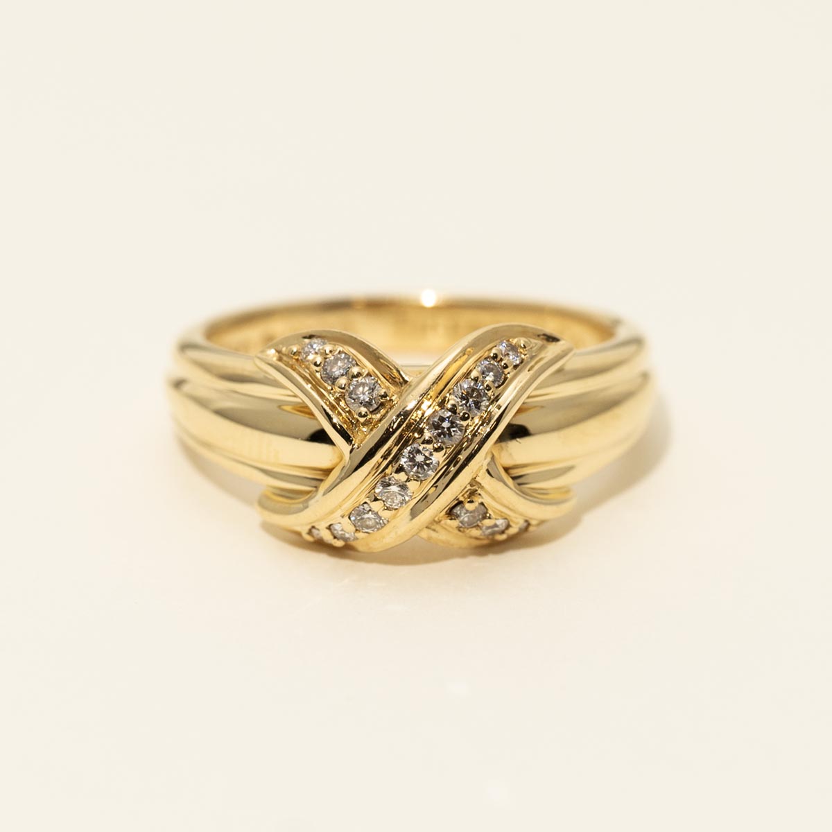 Estate Tiffany and Co. Signature Diamond Ring in 18kt Yellow Gold (1/7ct tw)