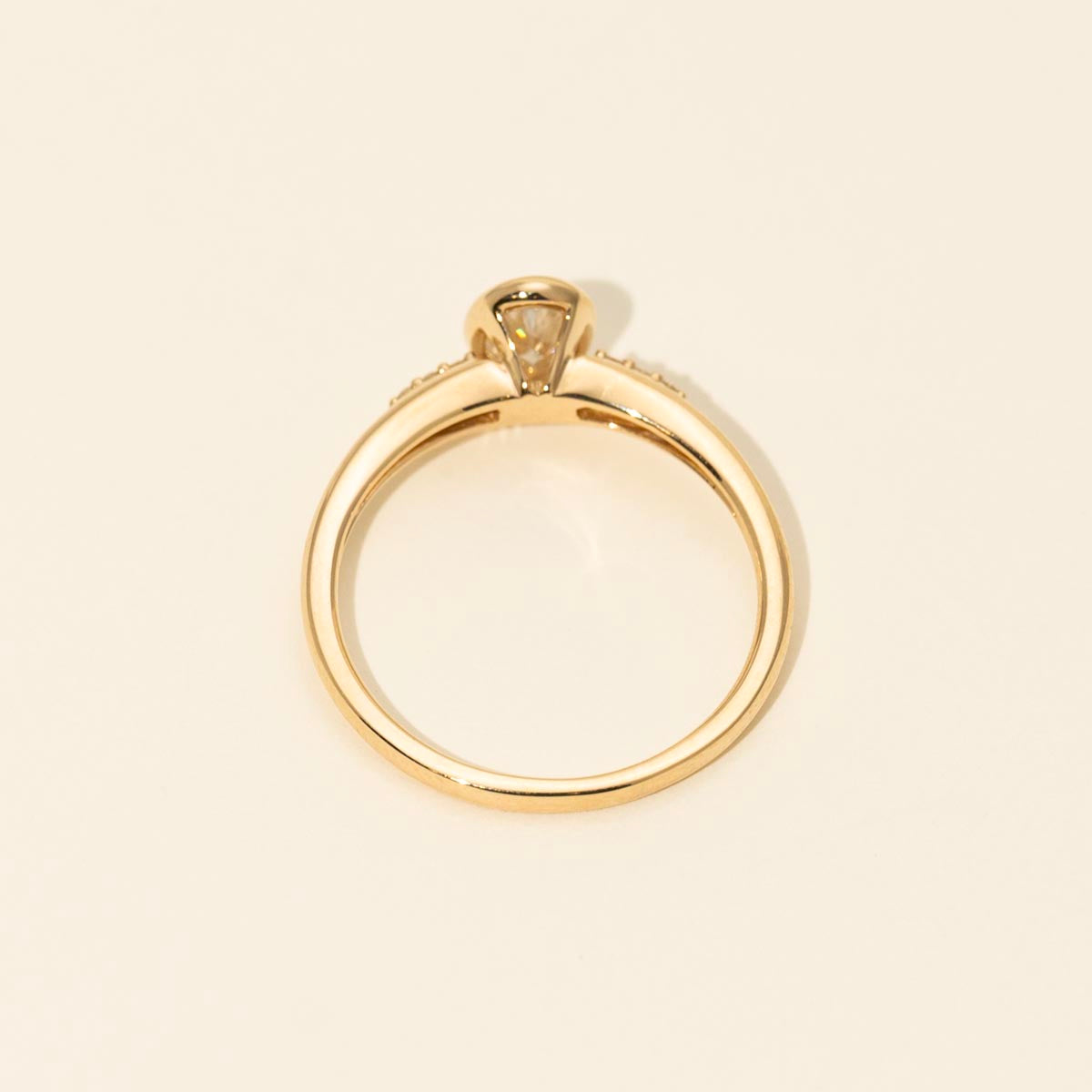Oval Diamond Bezel Engagement Ring in 14kt Yellow Gold (1/2ct tw)