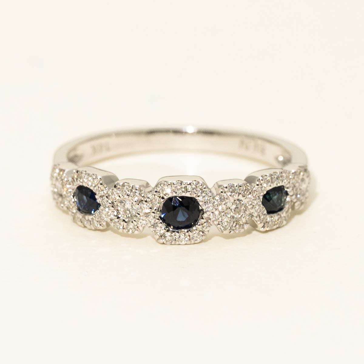 Diamond and Sapphire Wedding Band in 14kt White Gold (1/4ct tw)