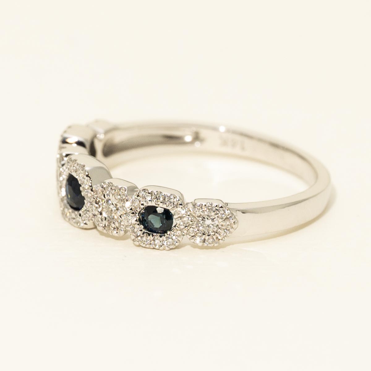 Diamond and Sapphire Wedding Band in 14kt White Gold (1/4ct tw)