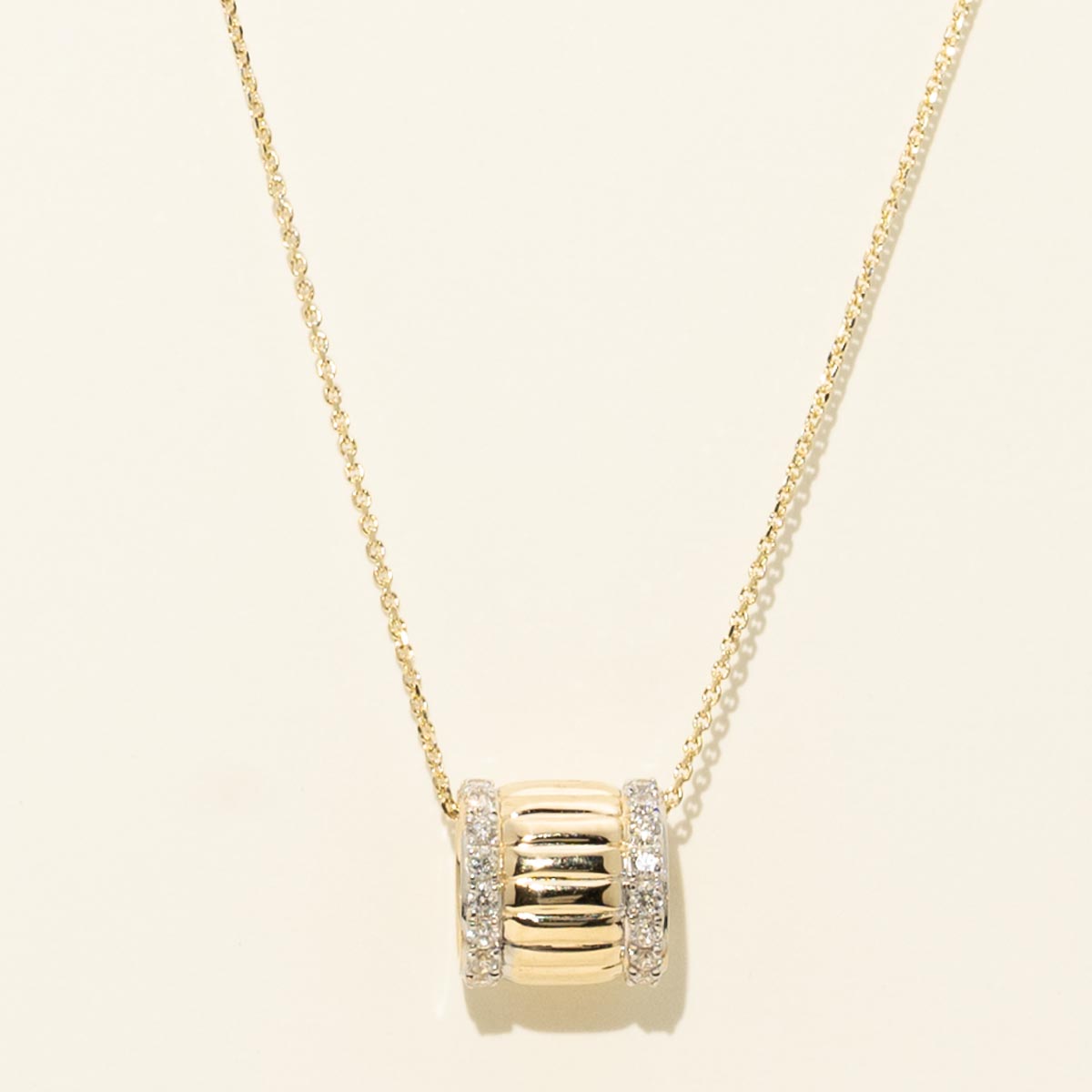 Diamond Barrel Necklace in 14kt Yellow Gold (1/4ct tw)
