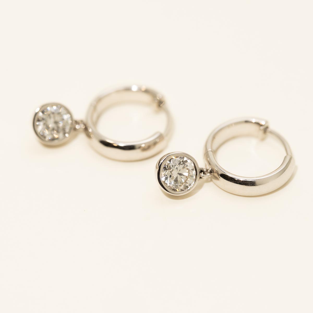Diamond Bezel Hoop Earrings in 18kt White Gold (1ct tw)