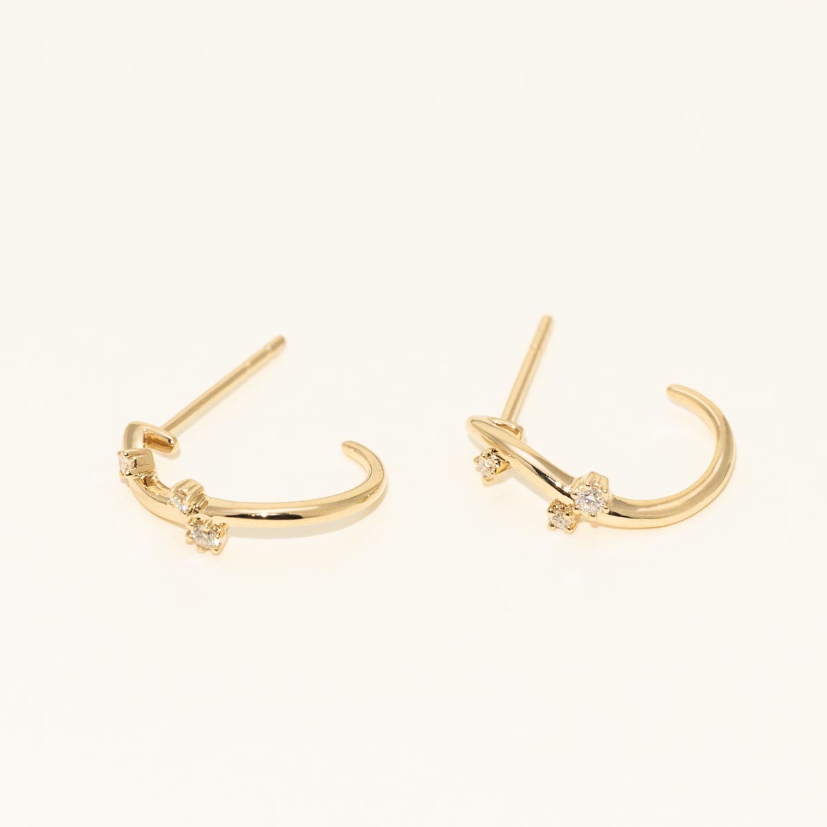 Diamond Hoop Earrings in 14kt Yellow Gold (1/10ct tw)