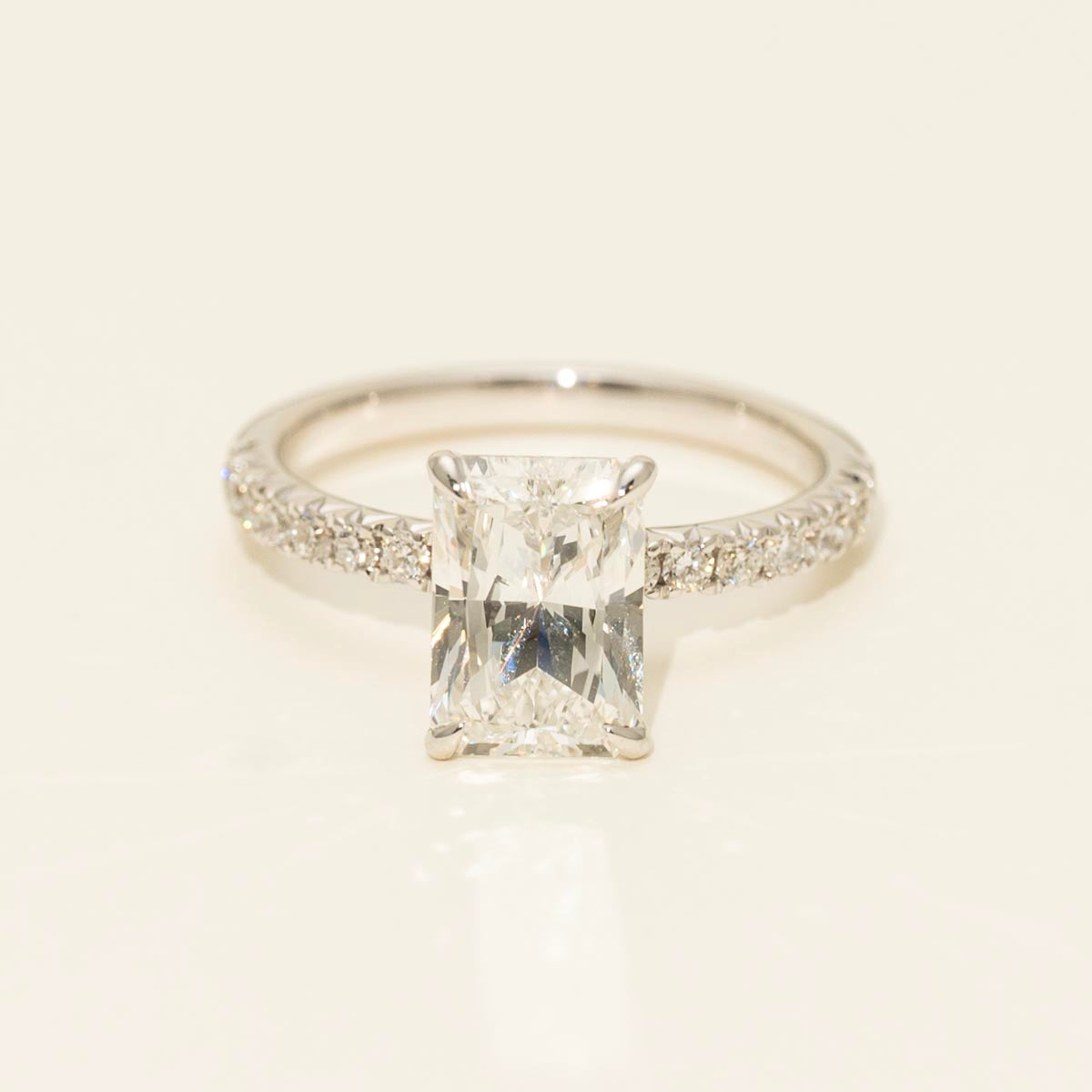 Lab Grown Radiant Cut Diamond Engagement Ring in 14kt White Gold (2 1/2ct tw)