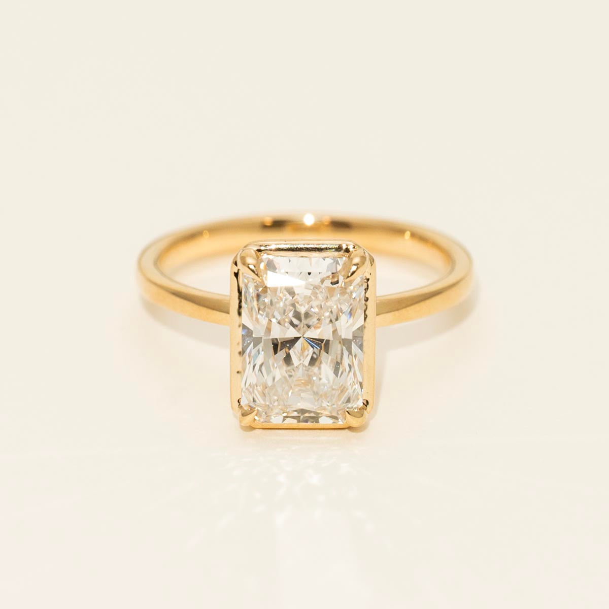 Lab Grown Radiant Cut Diamond Engagement Ring in 14kt Yellow Gold (3ct tw)