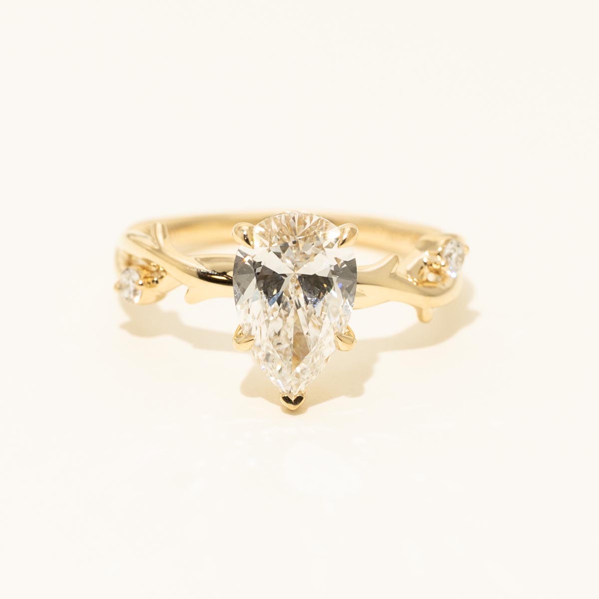 Lab Grown Pear Shape Diamond Engagement Ring in 14kt Yellow Gold (2ct tw)