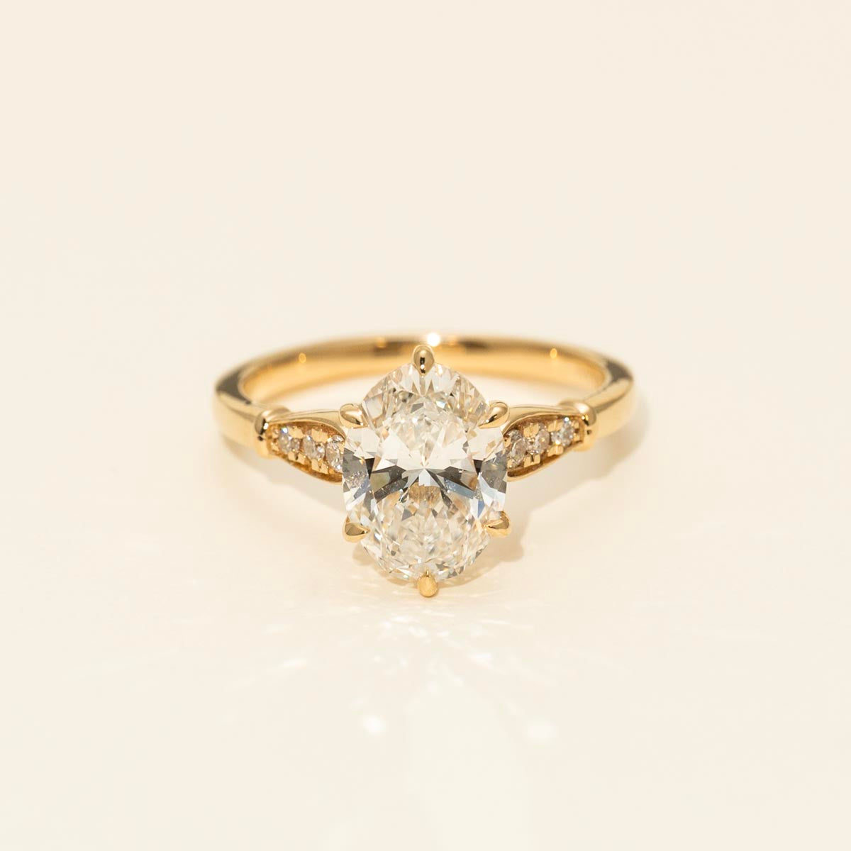Lab Grown Oval Diamond Engagement Ring in 14kt Yellow Gold (2 1/2ct tw)