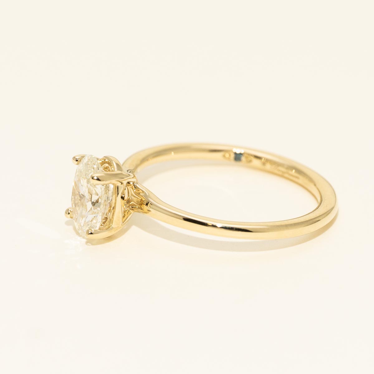 Oval Diamond Solitaire Engagement Ring in 14kt Yellow Gold (1ct tw)