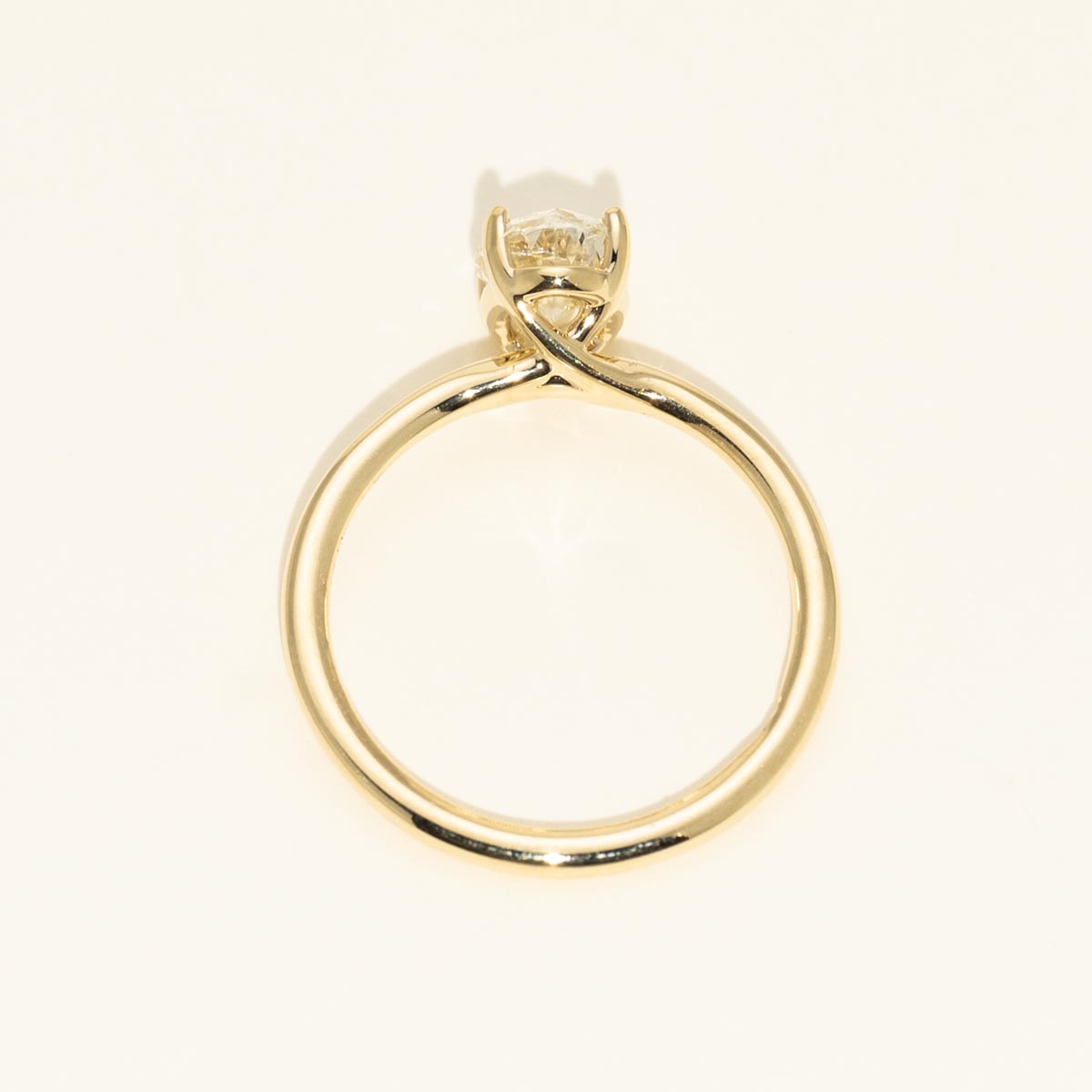 Oval Diamond Solitaire Engagement Ring in 14kt Yellow Gold (1ct tw)