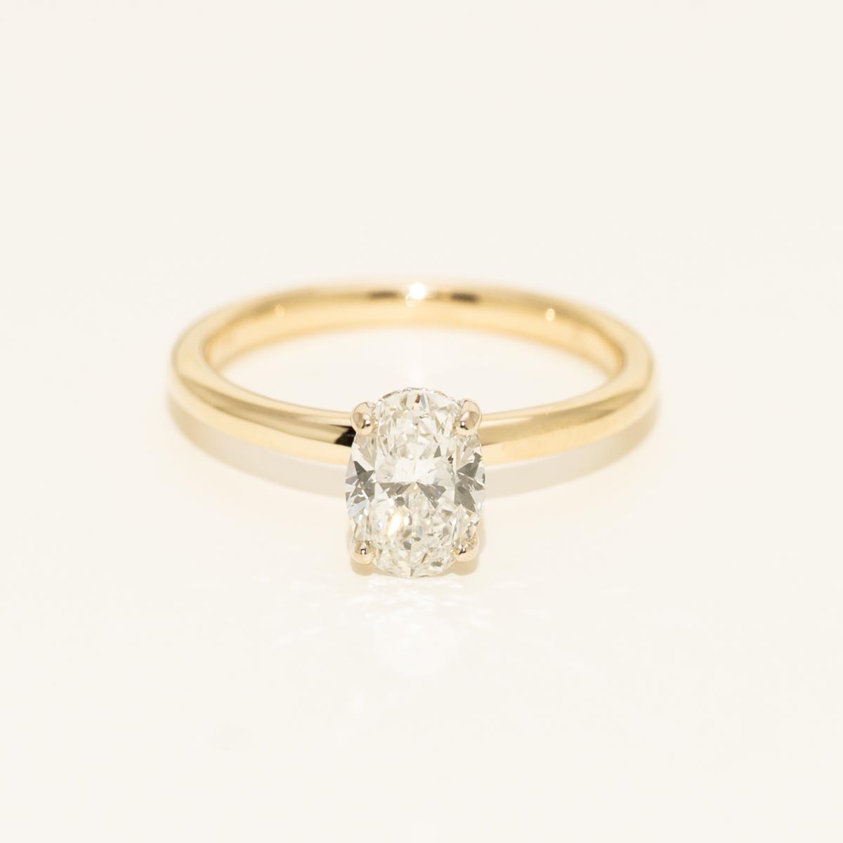 Oval Diamond Engagement Ring in 14kt Yellow Gold (1ct tw)