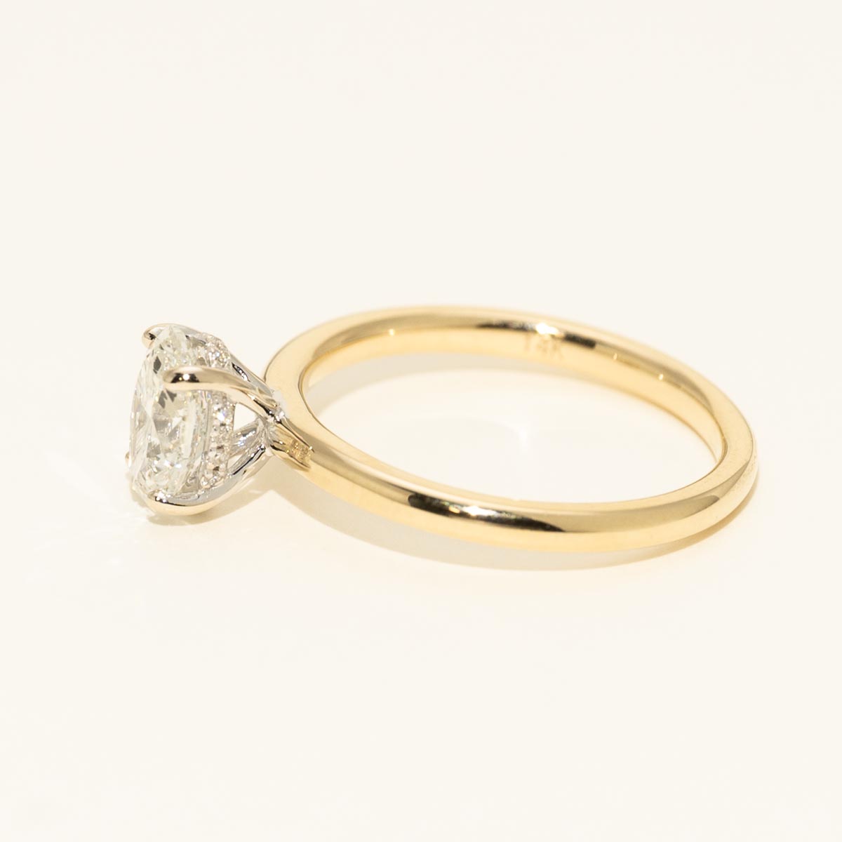 Oval Diamond Engagement Ring in 14kt Yellow Gold (1ct tw)