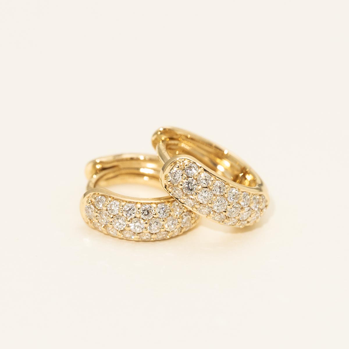 Diamond Huggie Hoop Earrings in 14kt Yellow Gold (1/3ct tw)