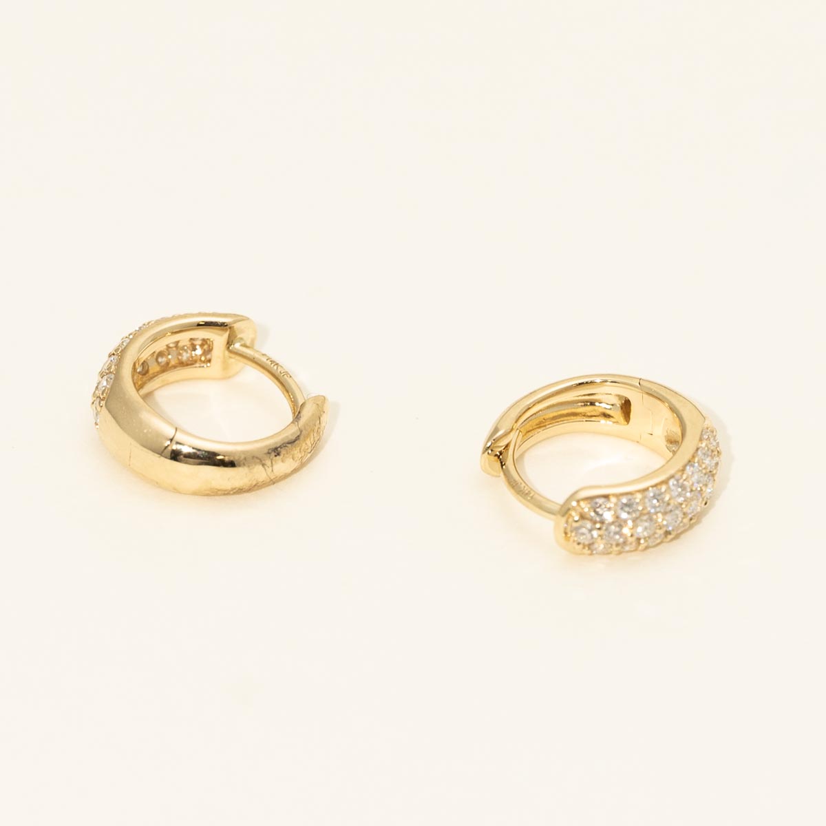 Diamond Huggie Hoop Earrings in 14kt Yellow Gold (1/3ct tw)
