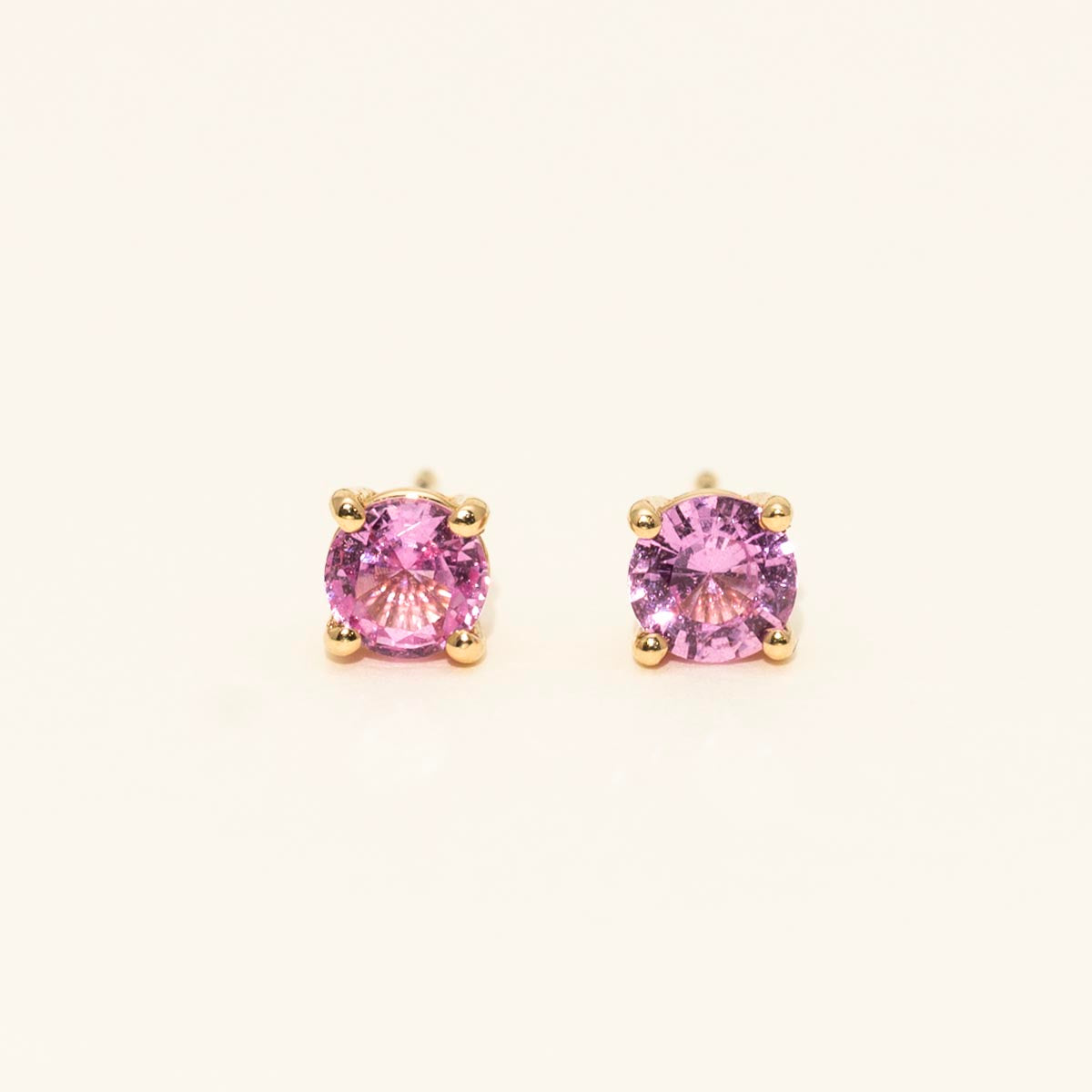 Pink Sapphire Stud Earrings in 14kt Yellow Gold (4.5mm)