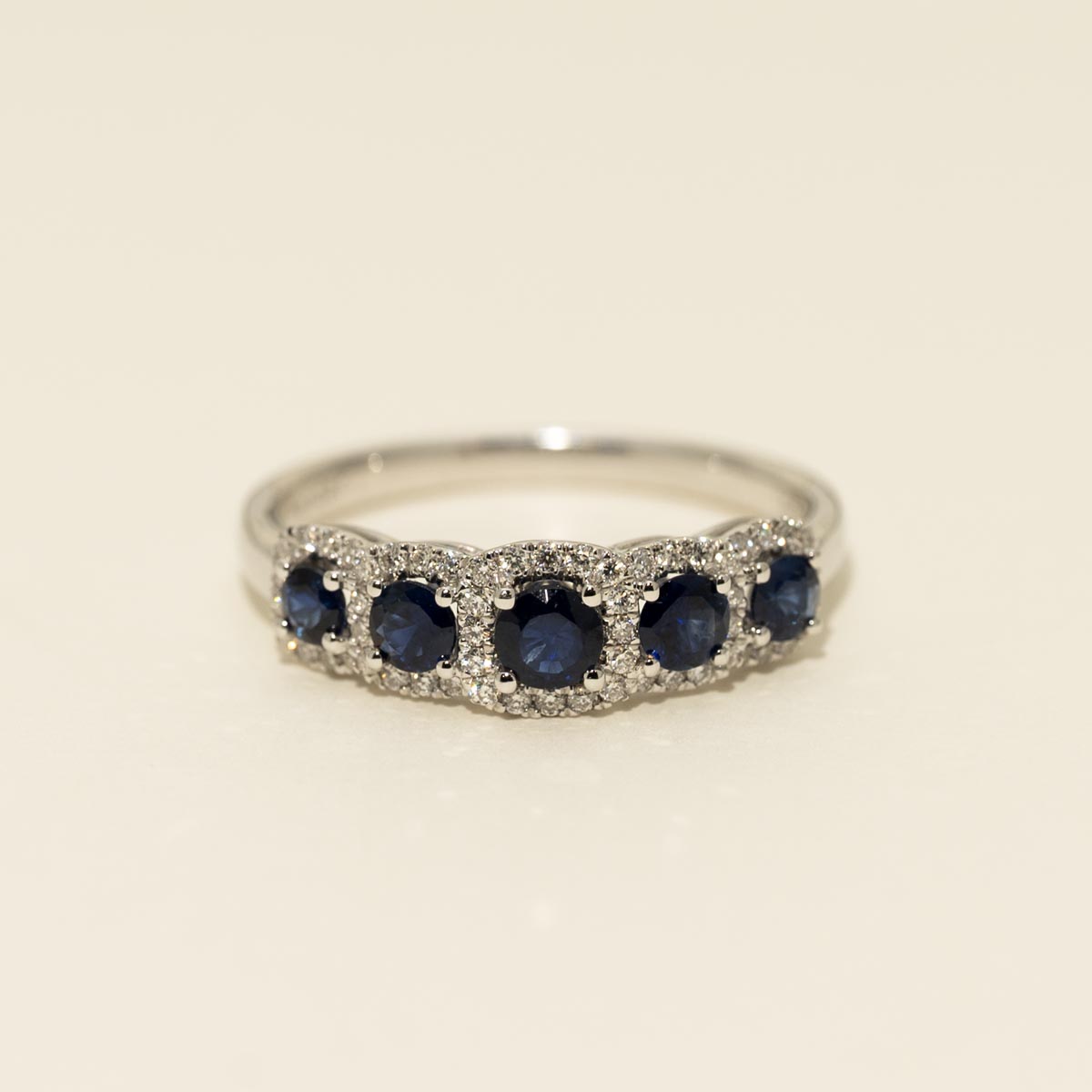 Sapphire Halo Ring in 14kt White Gold with Diamonds