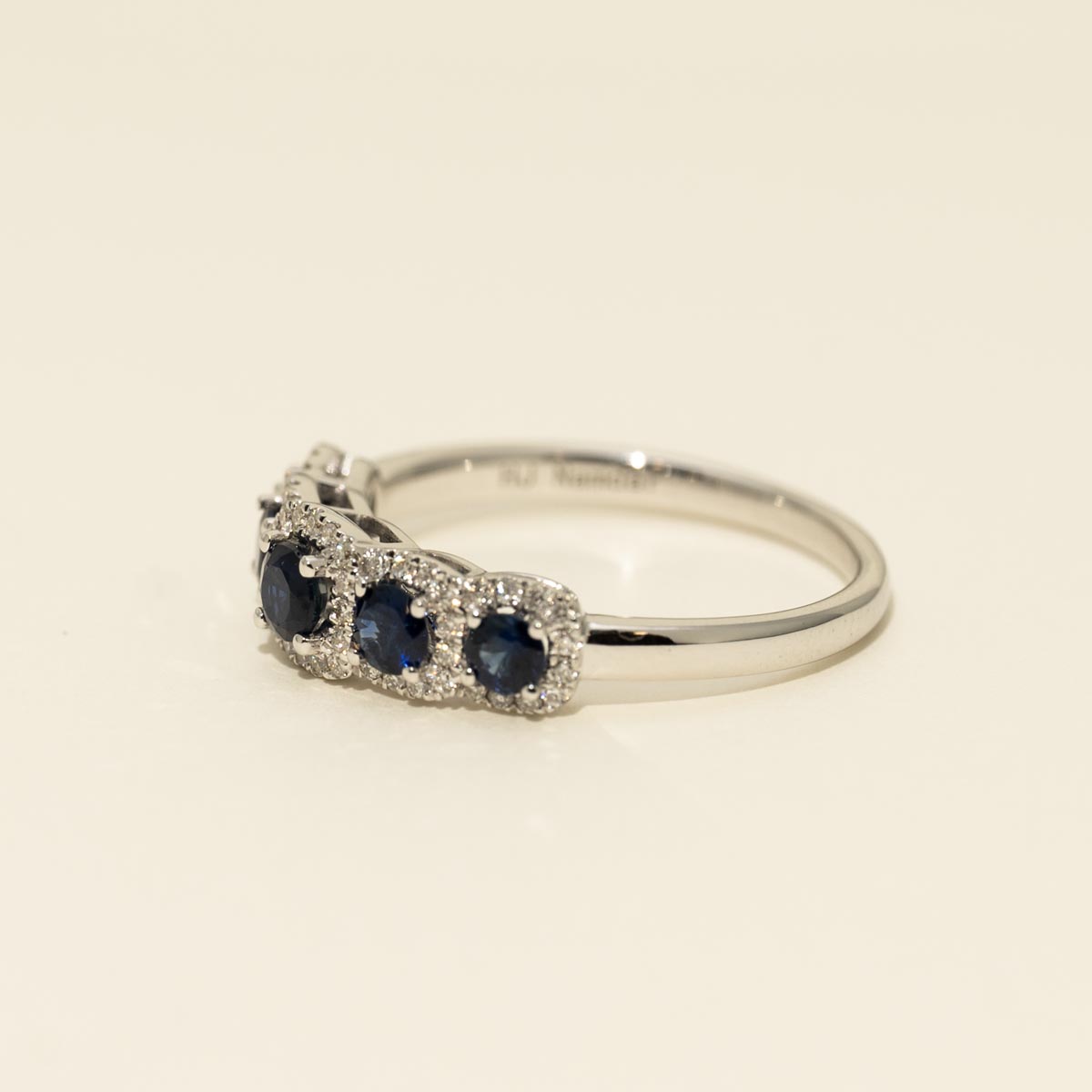 Sapphire Halo Ring in 14kt White Gold with Diamonds