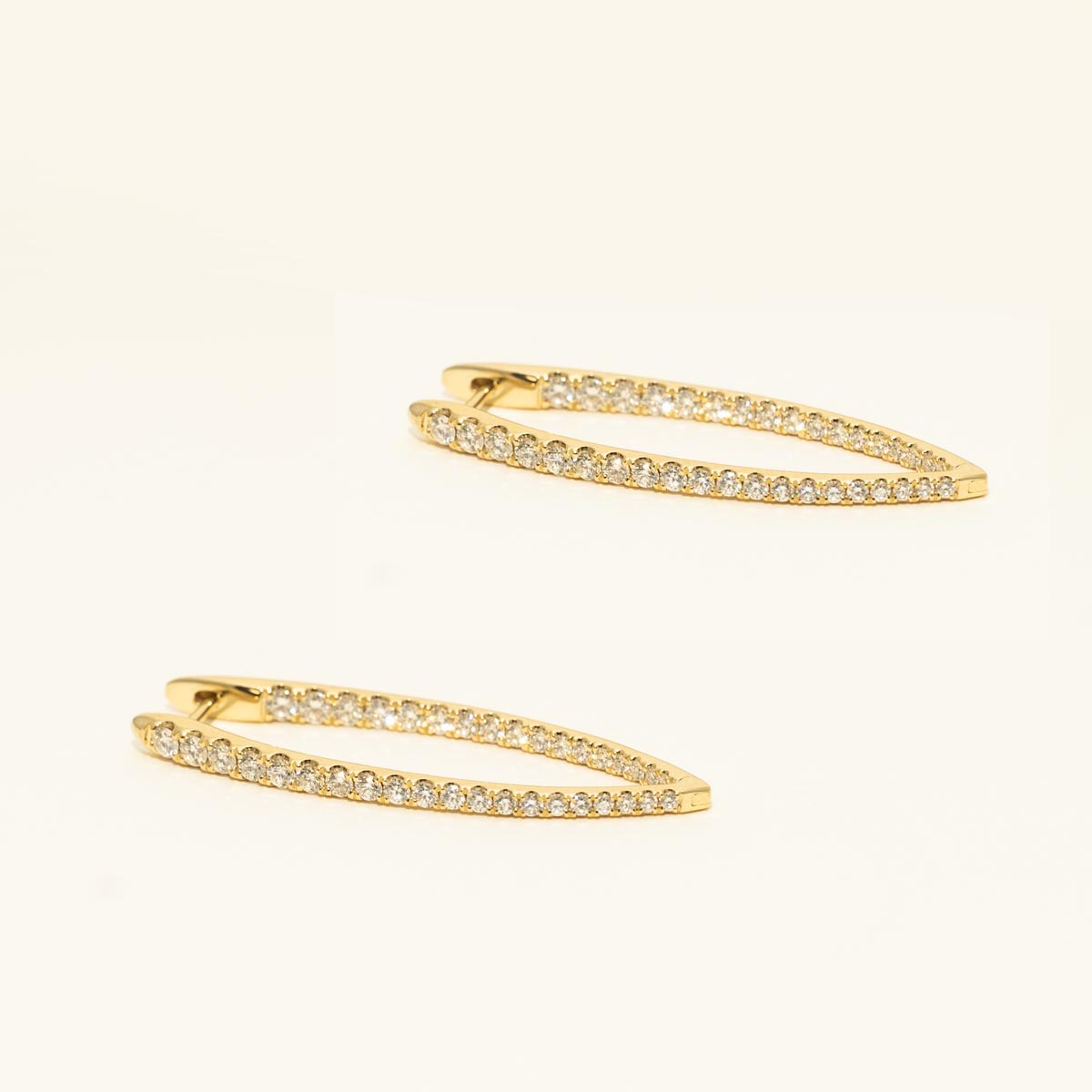 Memoire Imperial Diamond Hoop Earrings in 18kt Yellow Gold (1 5/8ct tw)