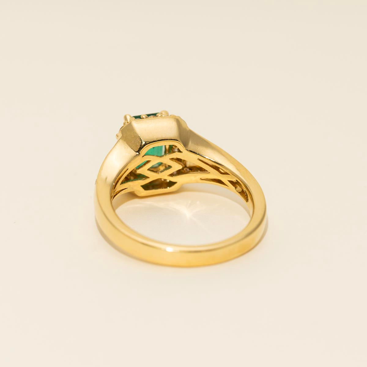 Emerald Cut Emerald Ring in 18kt Yellow Gold with Diamonds