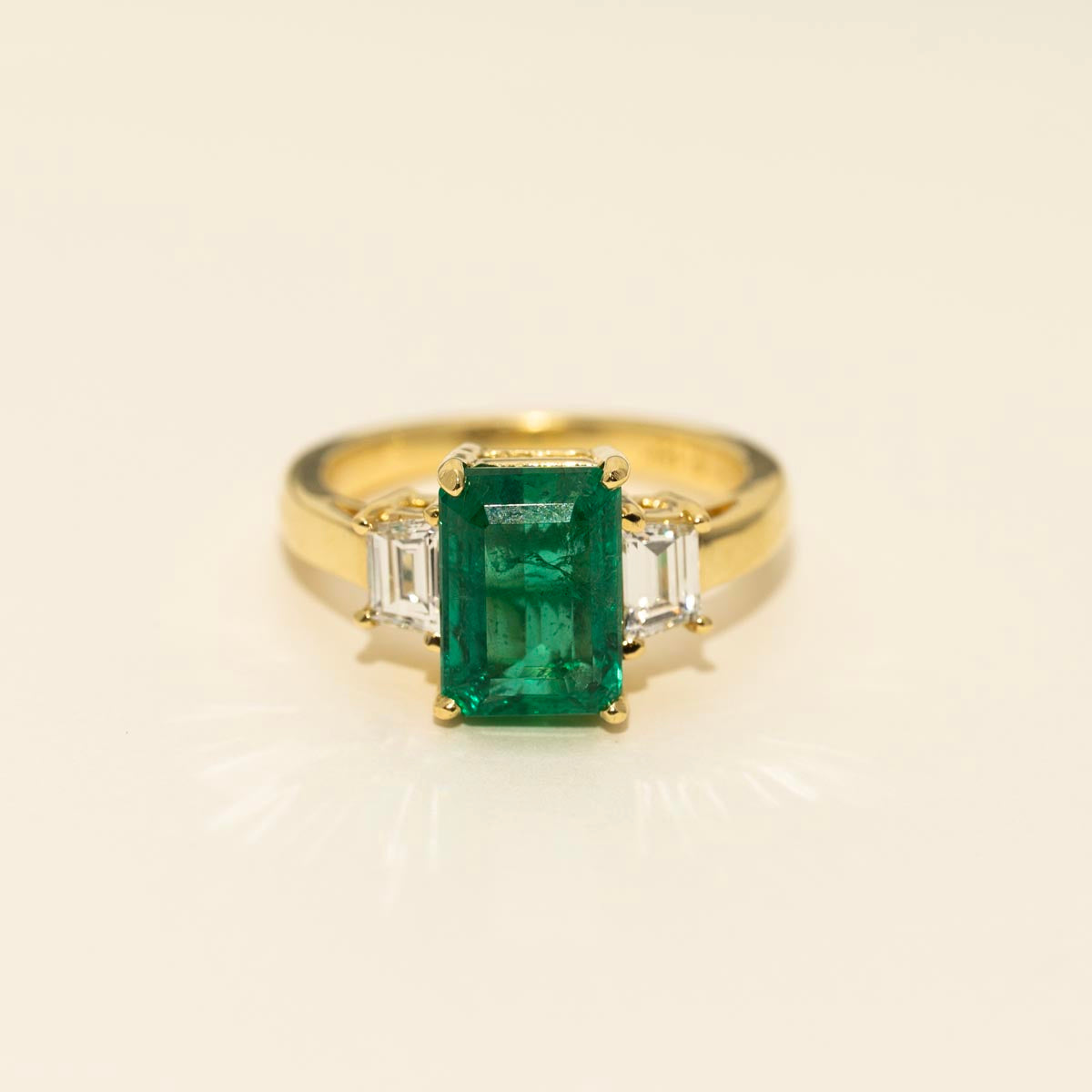 Emerald Cut Emerald Ring in 18kt Yellow Gold with Diamonds