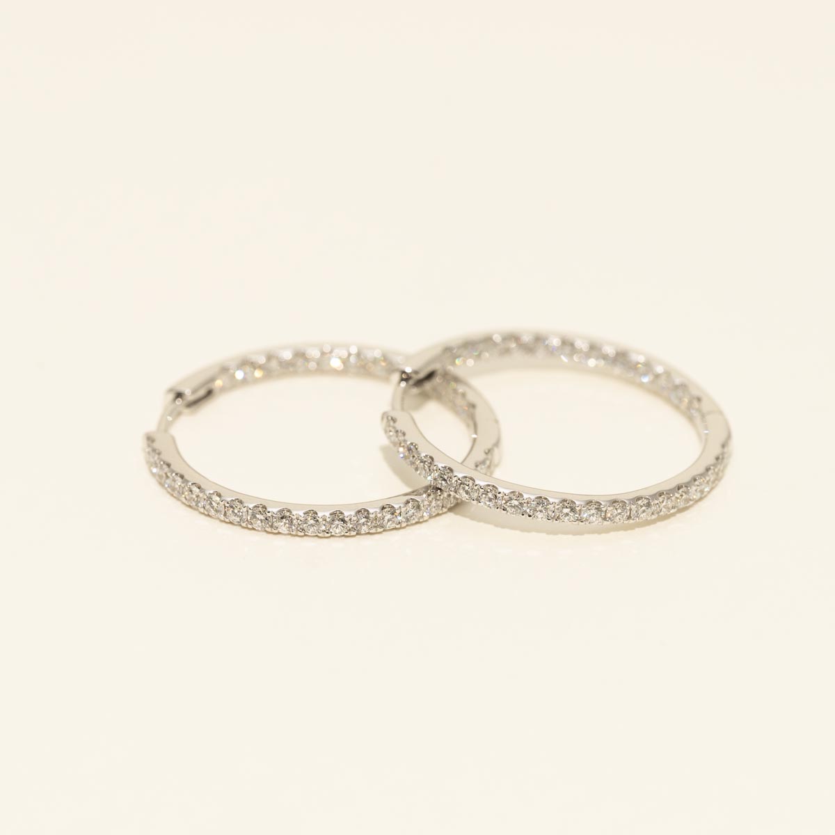 Diamond Hoop Earrings in 18kt White Gold (1 1/3ct tw)