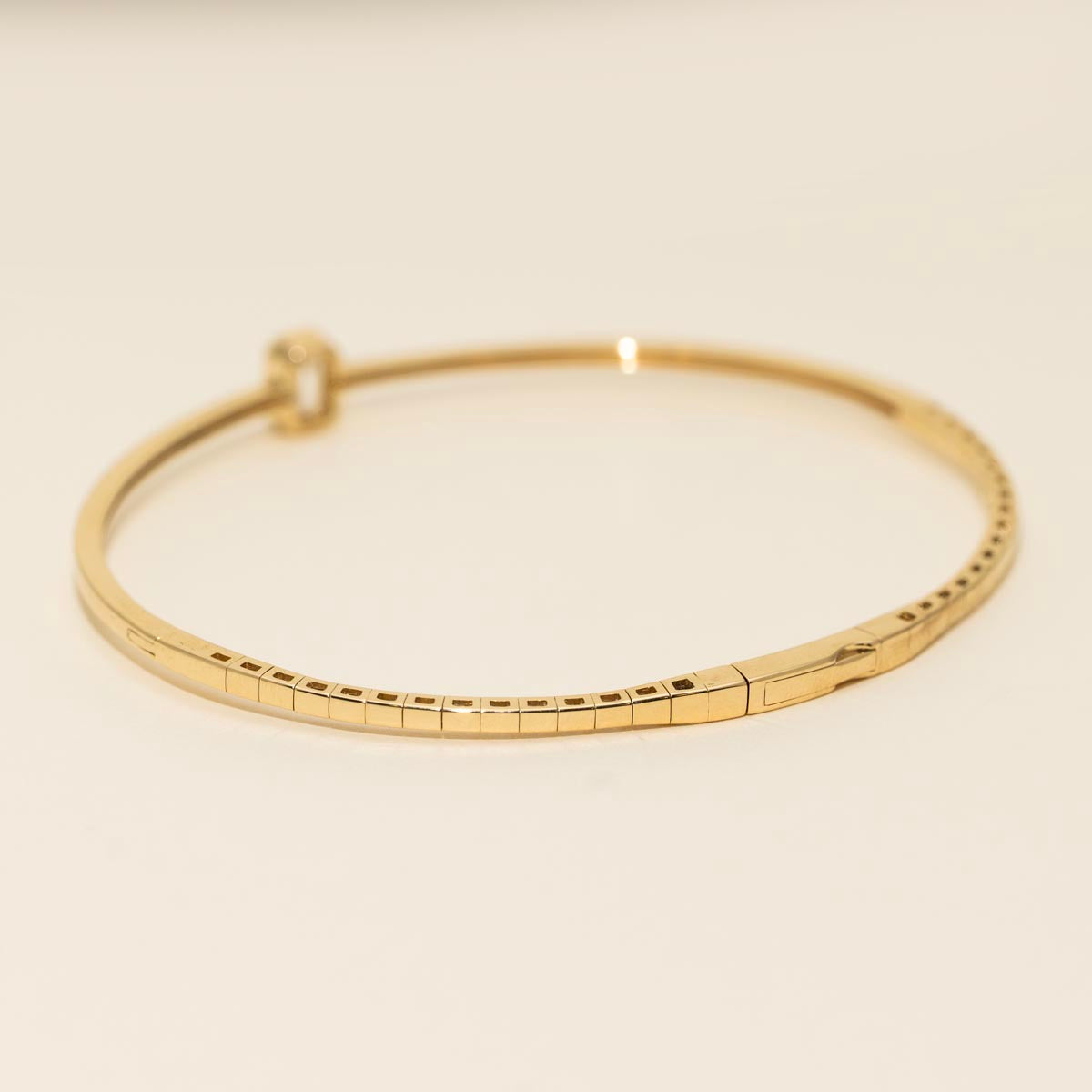 Emerald Cute Diamond Bangle Bracelet in 14kt Yellow Gold (3/4ct)