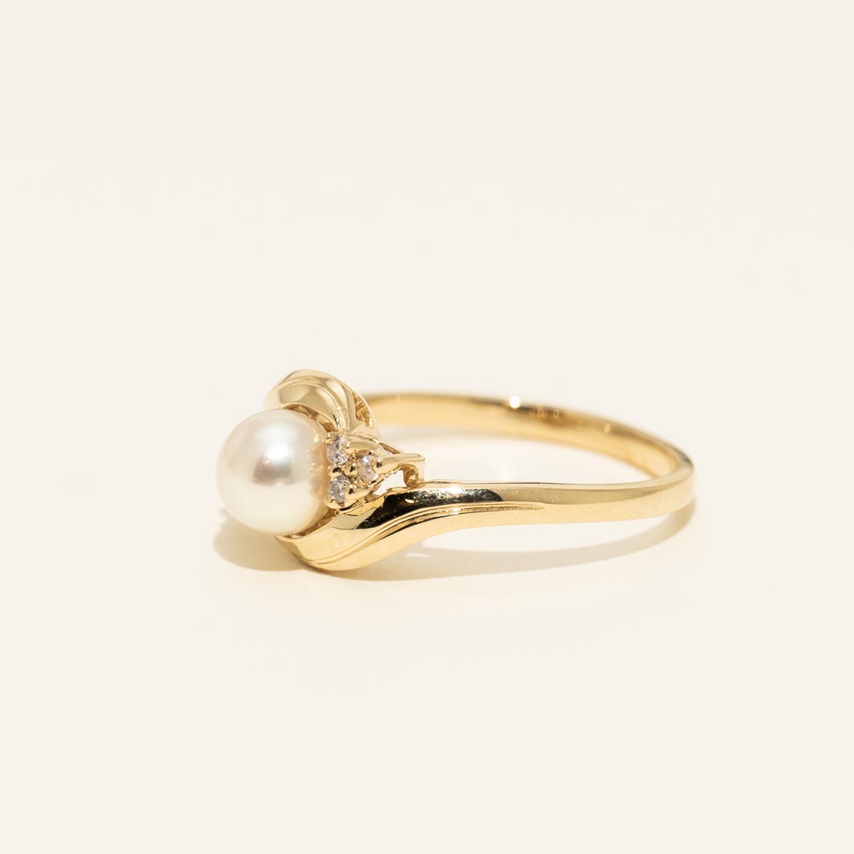 Cultured Freshwater Pearl Ring in 10kt Yellow Gold with Diamonds (6.5mm pearl)