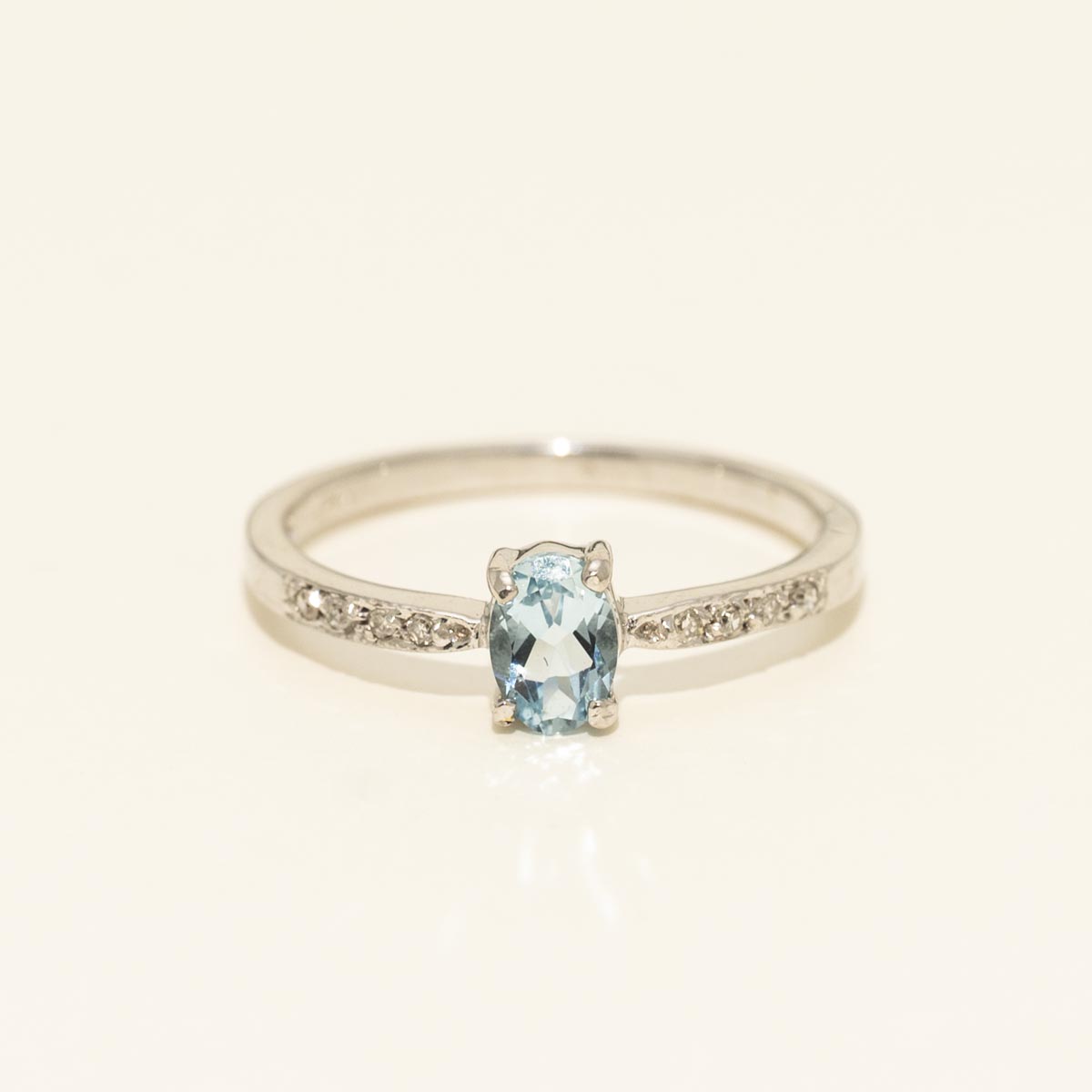 Oval Aquamarine Ring in 10kt White Gold with Diamonds