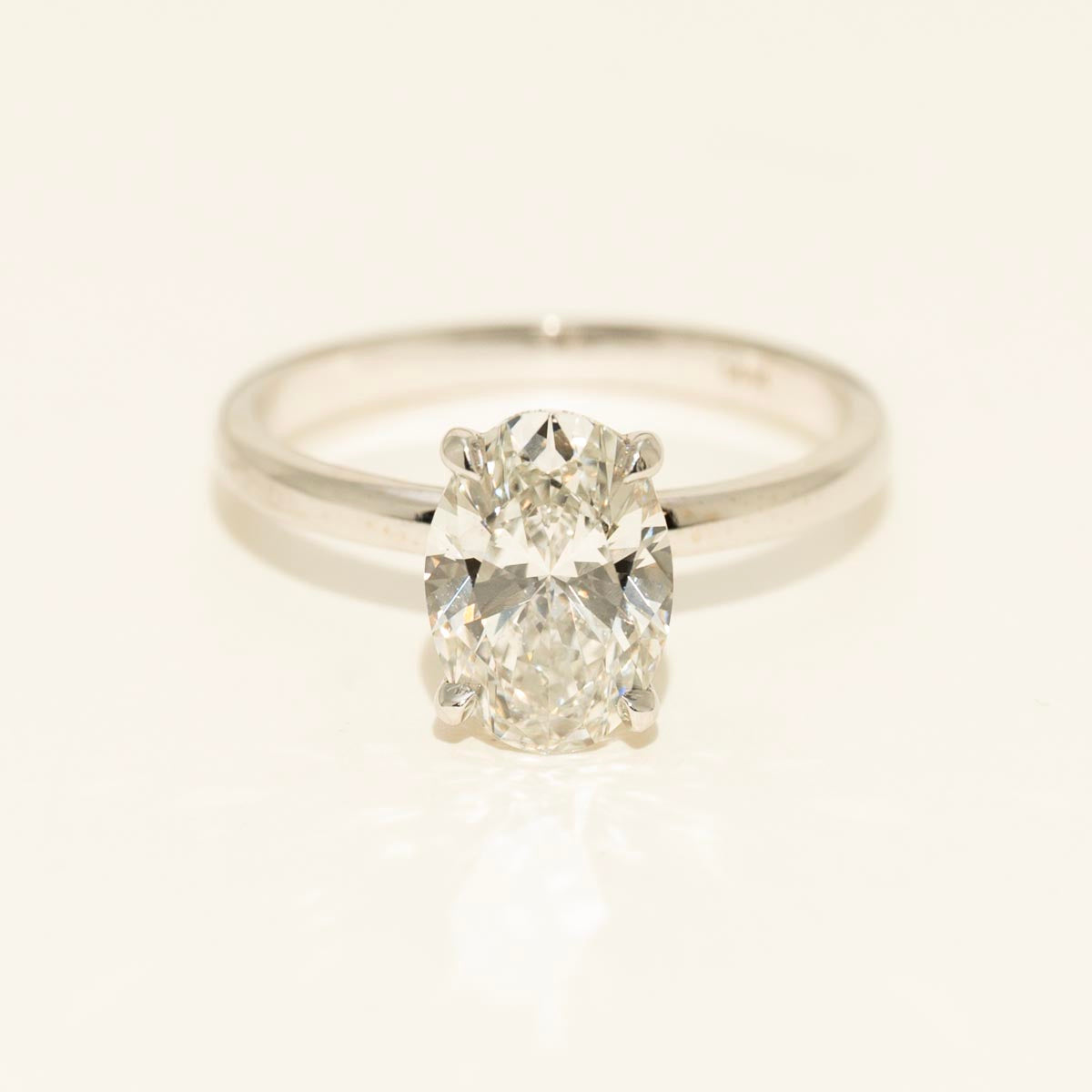 Lab Grown Oval Diamond Solitaire Engagement Ring in 14kt White Gold (2ct)