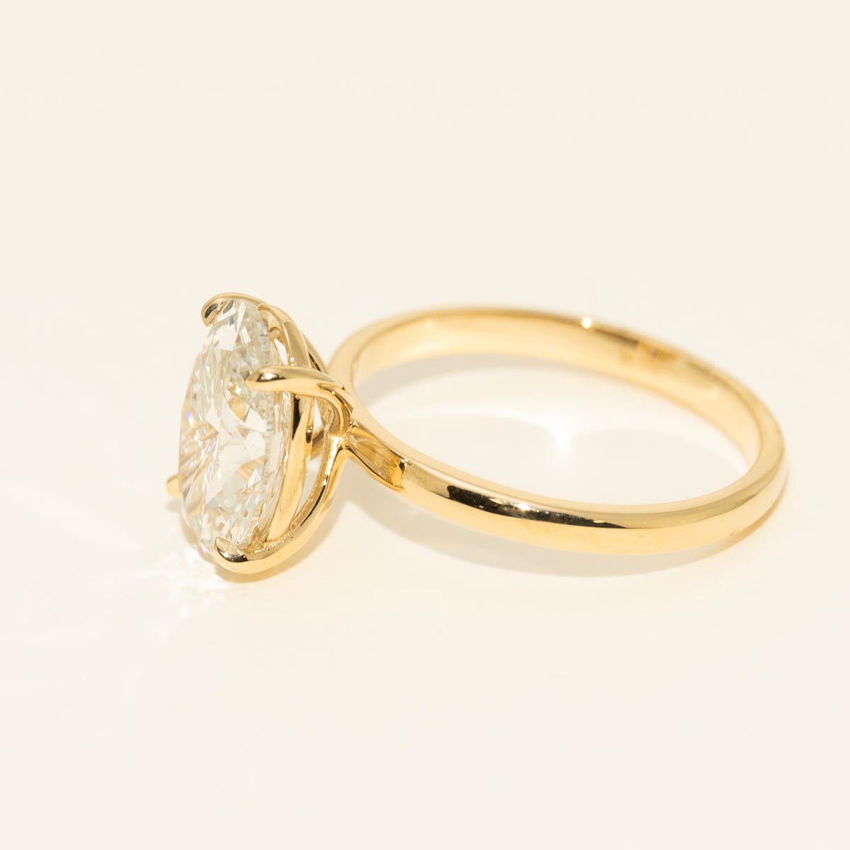 Lab Grown Oval Diamond Solitaire Engagement Ring in 14kt Yellow Gold (3ct)