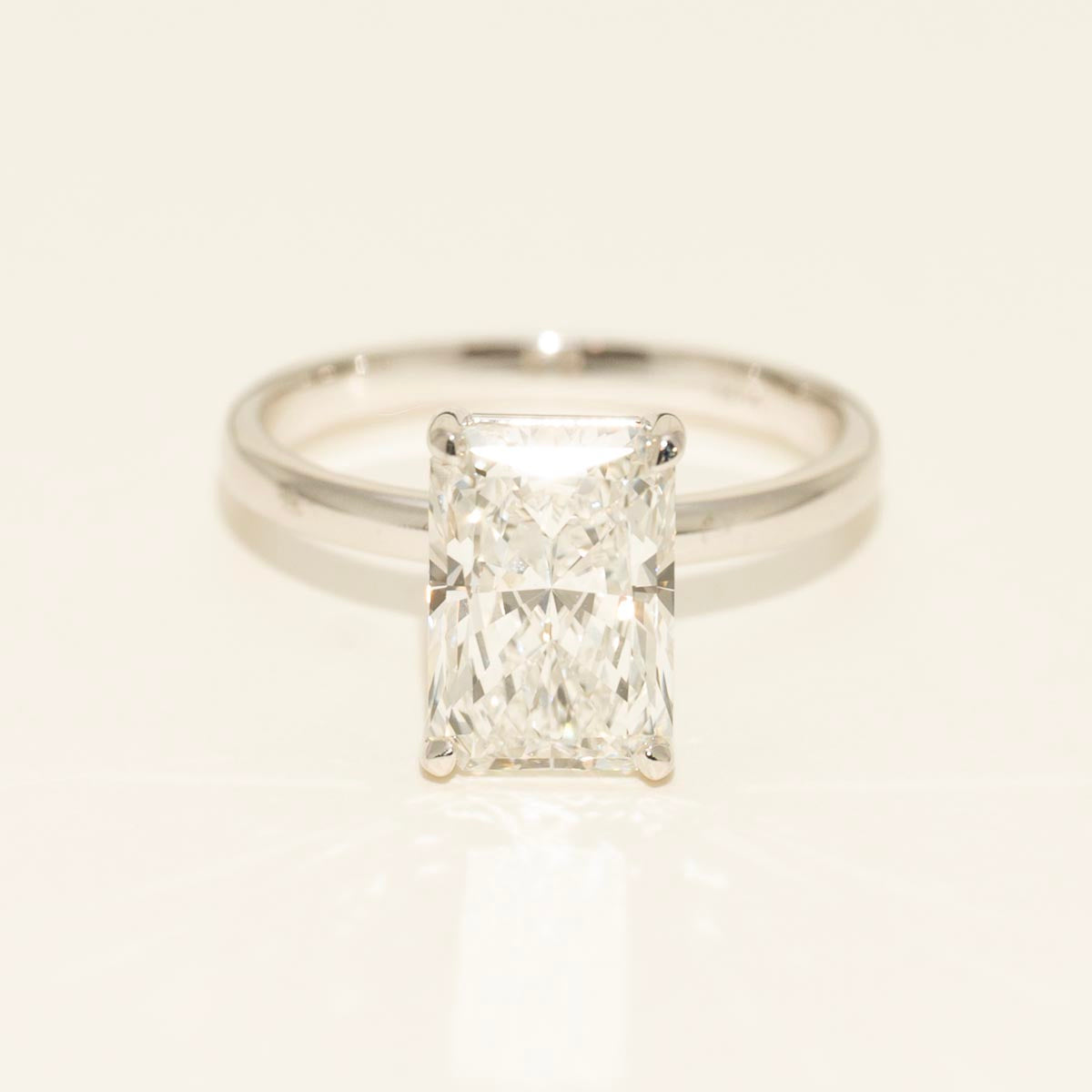 Lab Grown Radiant Diamond Solitaire Engagement Rin in 14kt White Gold (3ct)