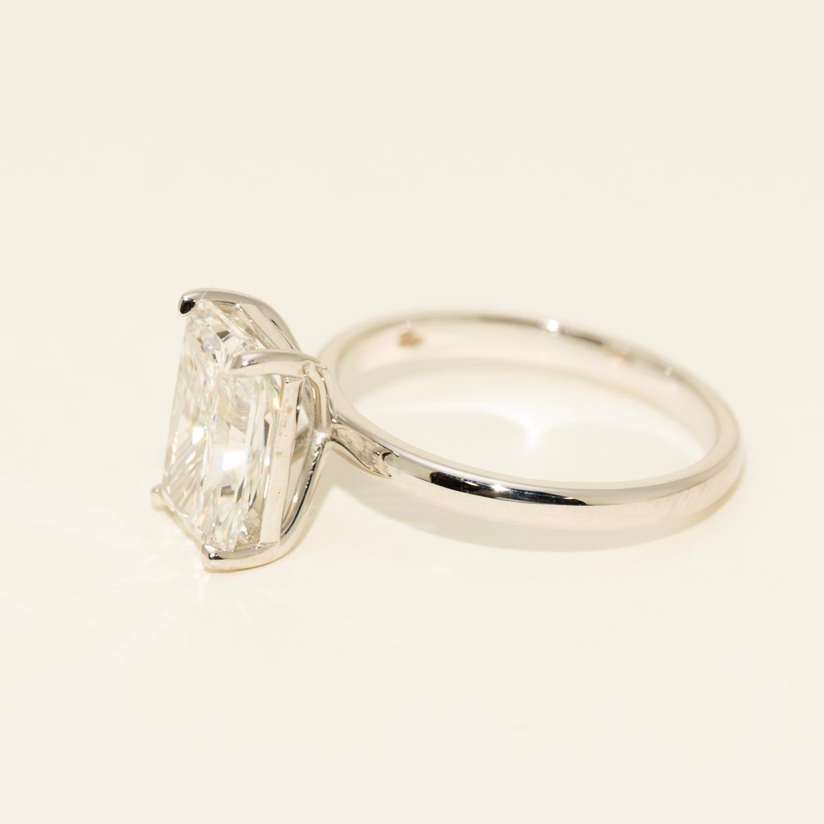 Lab Grown Radiant Diamond Solitaire Engagement Rin in 14kt White Gold (3ct)