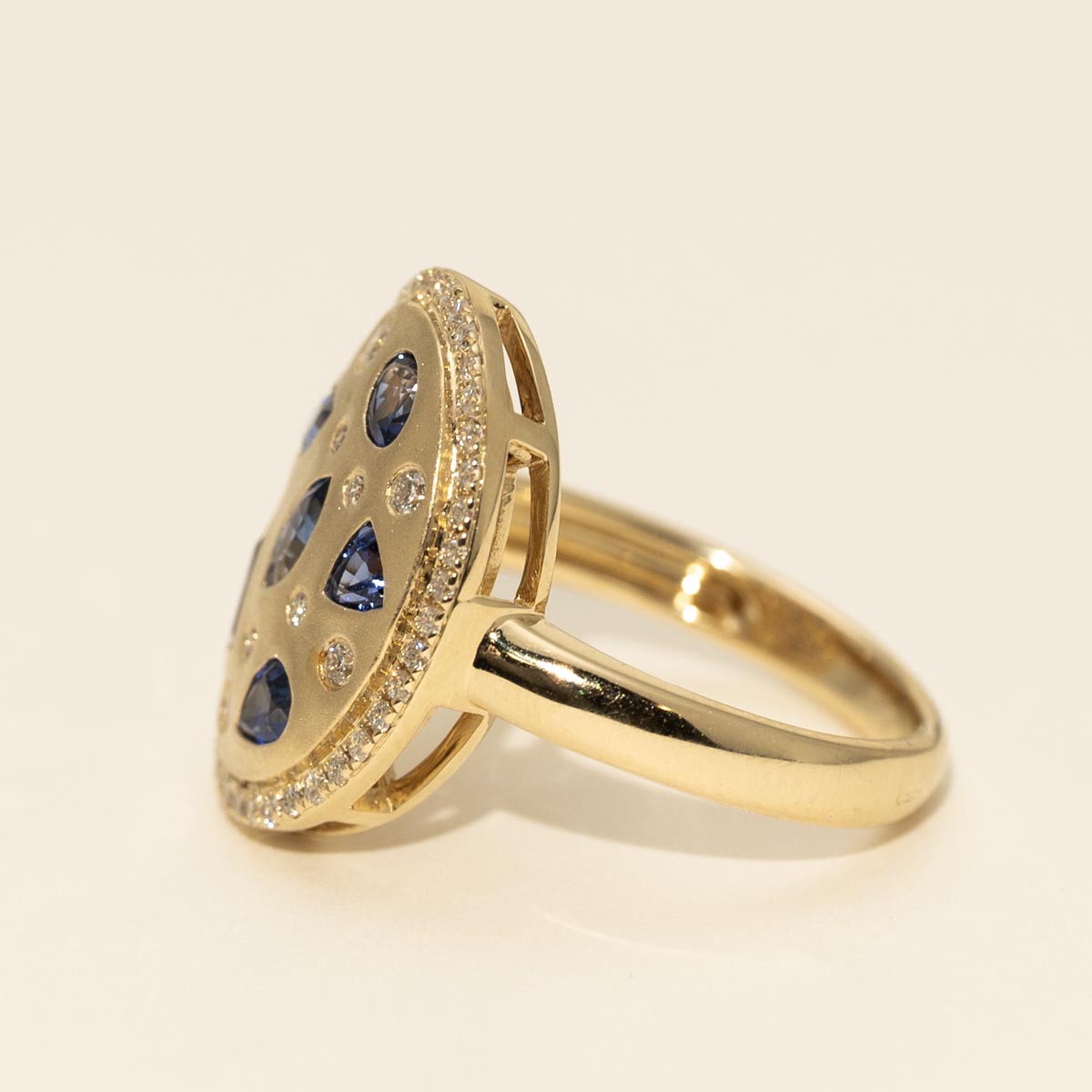 Multi Shape Sapphire Ring in 14kt Yellow Gold with Diamonds