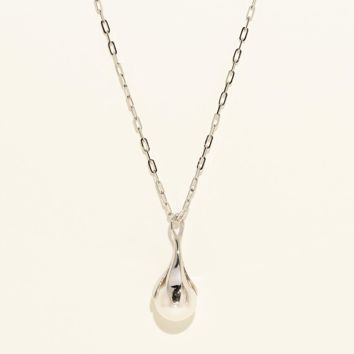 Akoya Pearl Necklace in 14kt White Gold (8mm)