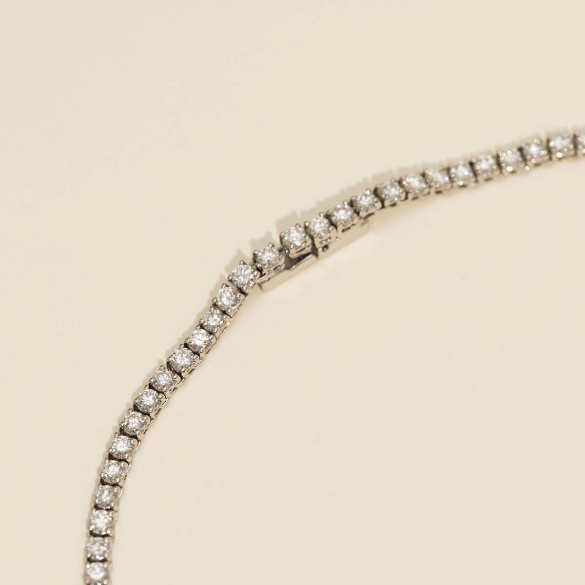 Diamond Tennis Necklace in 18kt White Gold (8 1/3ct tw)