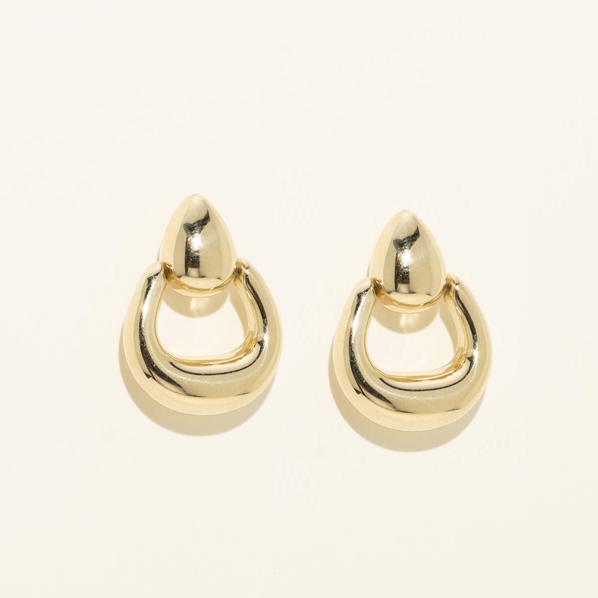 Circle Dangle Earrings in 14kt Yellow Gold