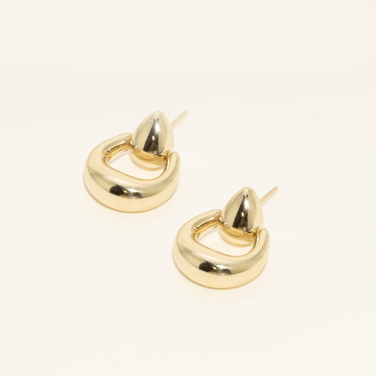 Circle Dangle Earrings in 14kt Yellow Gold