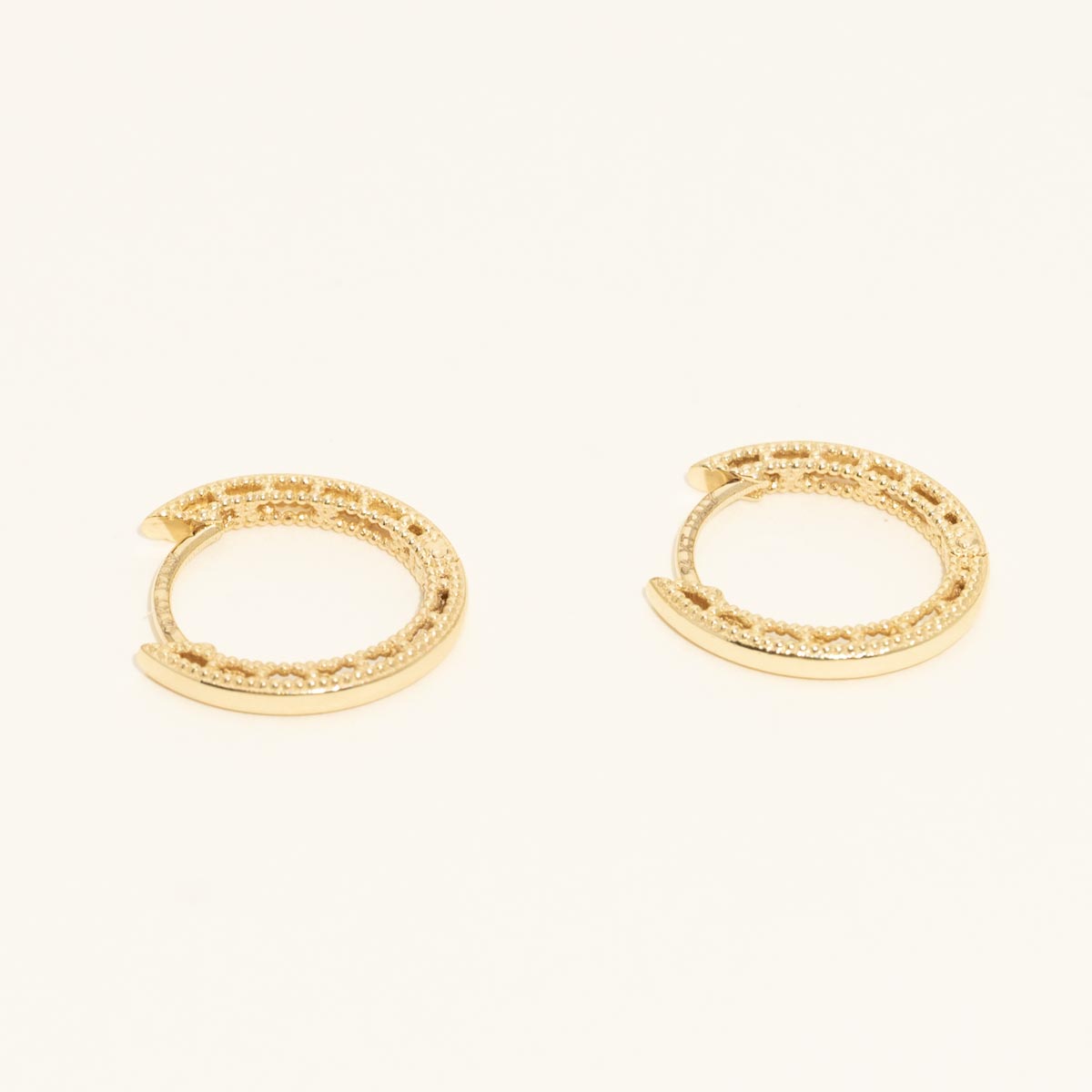 Milgrain Oval Hoop Earrings in 14kt Yellow Gold