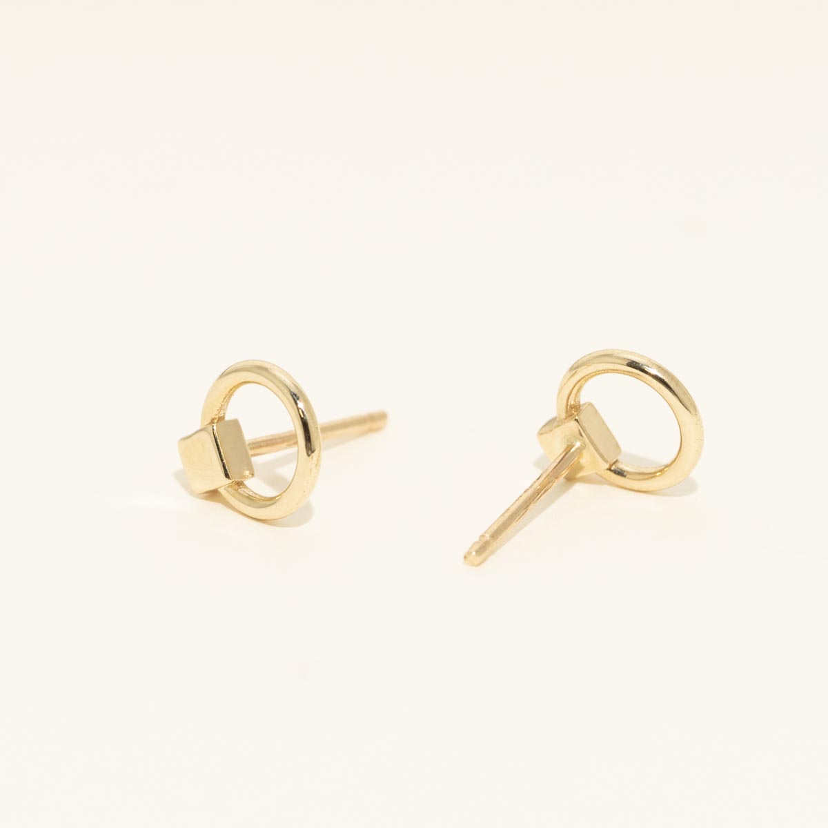 Open Circle Stud Earrings in 14kt Yellow Gold