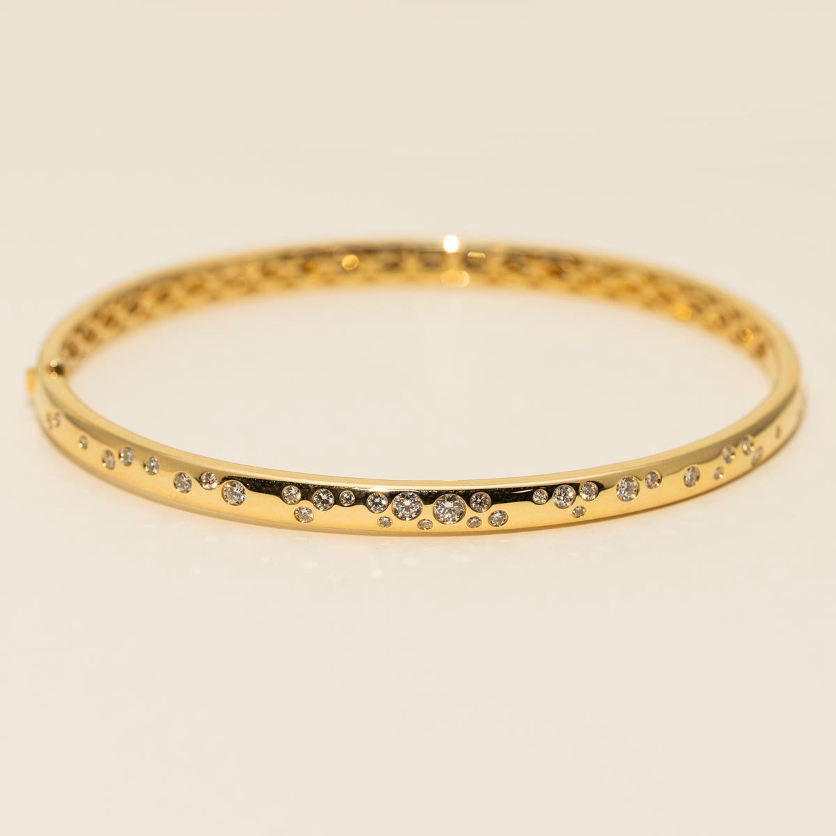 Memoire Luna Scattered Gypsy Bangle in 18kt Yellow Gold (1/2ct tw)