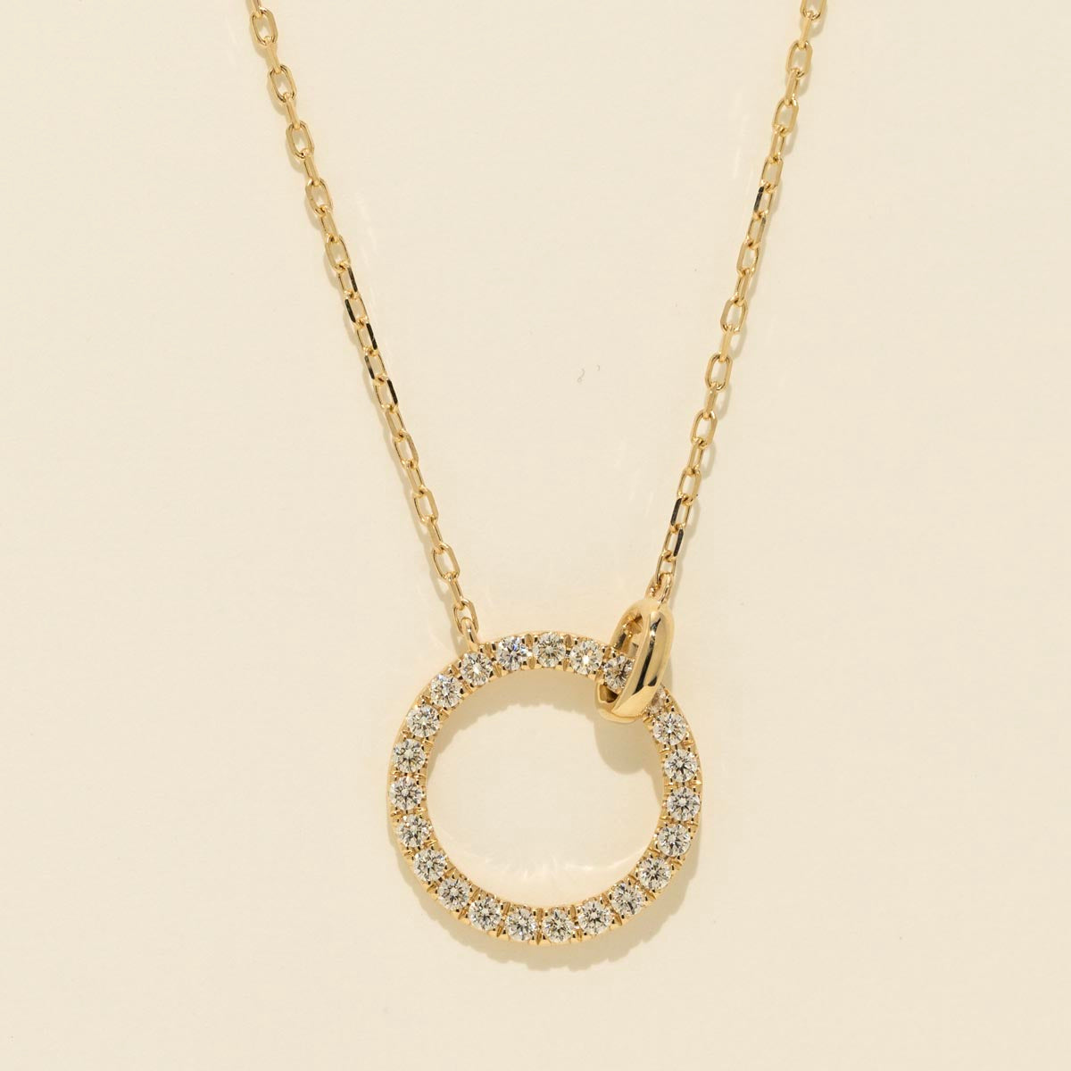 Diamond Circle Necklace in 14kt Yellow Gold (1/3ct tw)