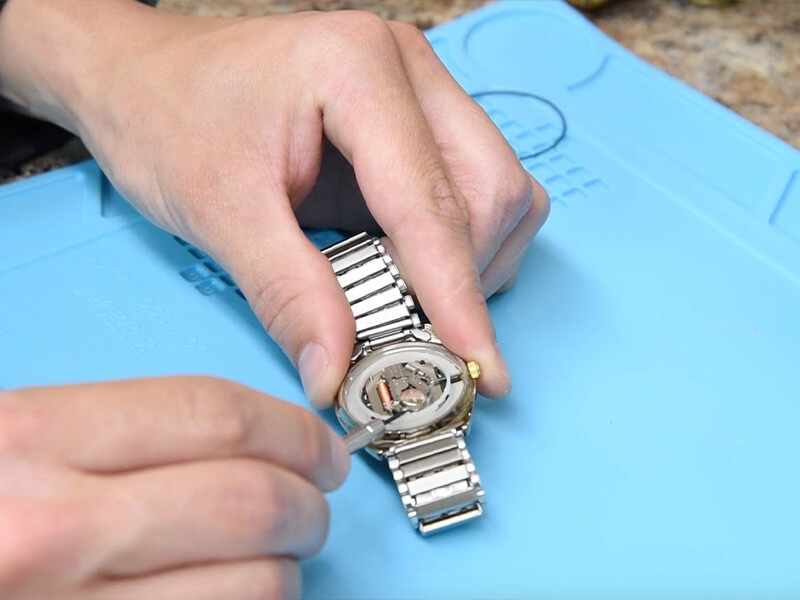 Watch_Repair__Battery_Replacement__and_Watch_Bracelet_Resizing.jpg